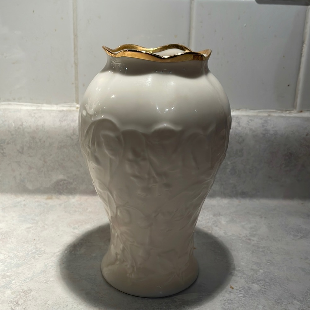 Donegal vase from Ireland